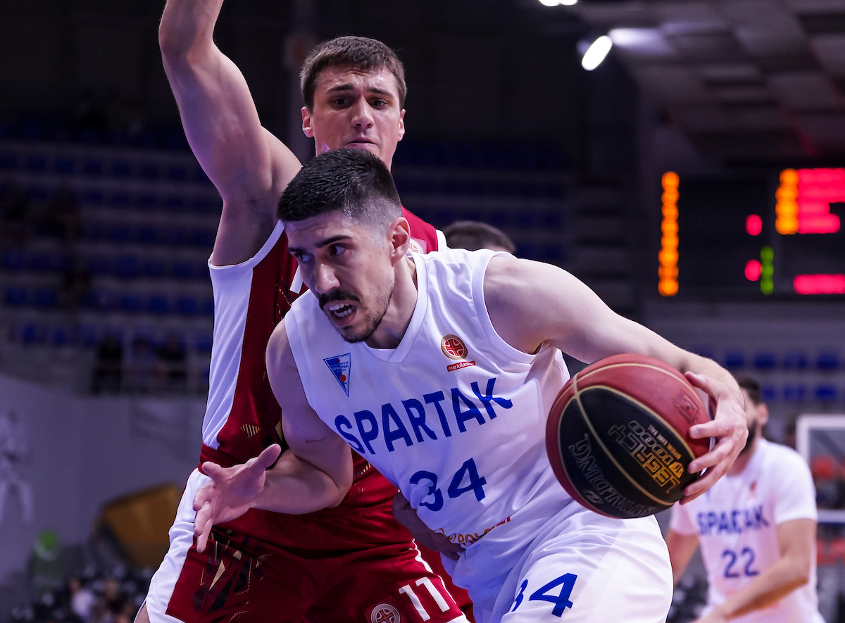 POLUVREME - Spartak bliži tituli, nezadrživi Henlan!
